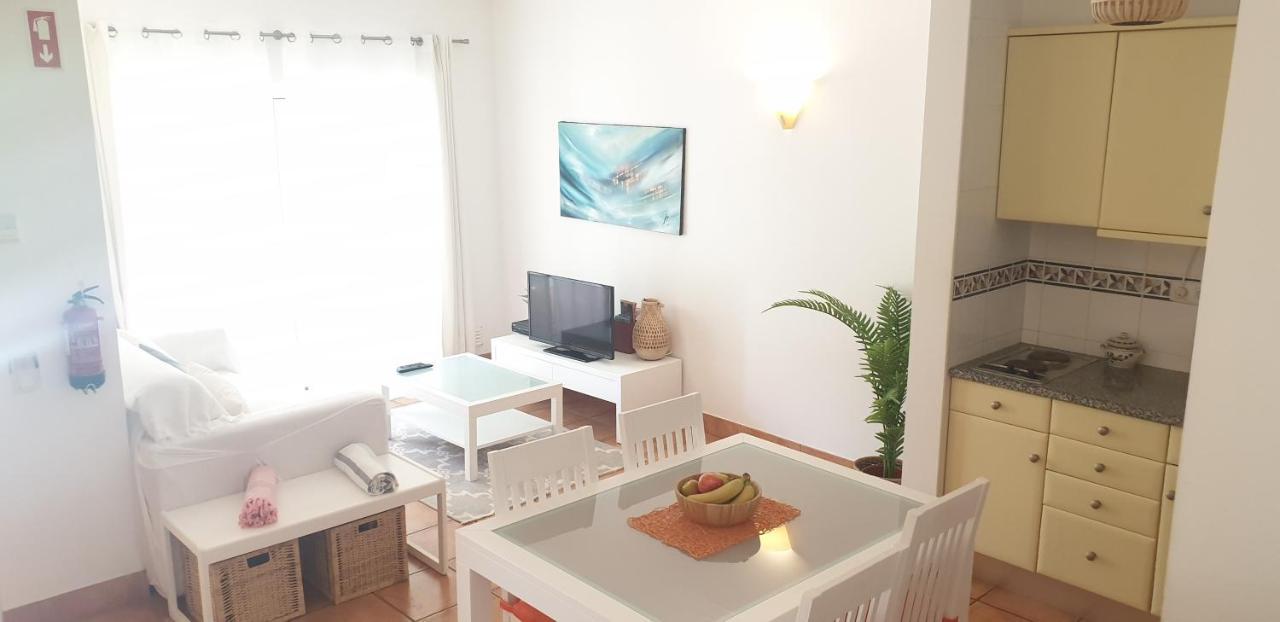 Apartment Vila Mos In Porto Mos Beach Lagos Buitenkant foto