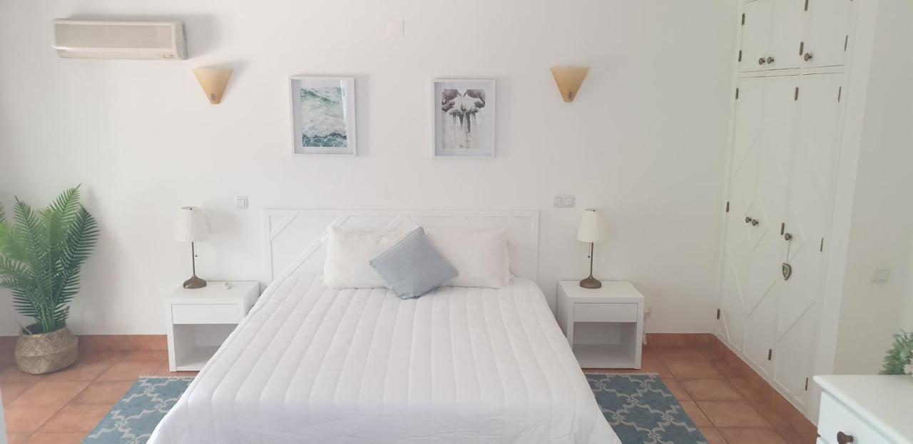 Apartment Vila Mos In Porto Mos Beach Lagos Buitenkant foto